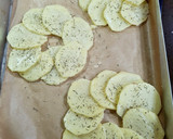 Foto del paso 2 de la receta: Patatas asadas con romero y tomillo