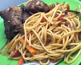 A picture of step 4 of Stir fry spaghetti.