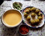 A picture of step 4 of Mumbai famous street side vada pav.