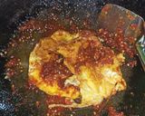 Foto langkah ke 3 dari resep Telur dadar sambal.
