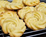 Foto langkah ke 6 dari resep Danish Cookies.