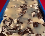 Foto del paso 6 de la receta: Helado de chocolate blanco con galletas oreo de chocolate blanco y sirope de chocolate blanco