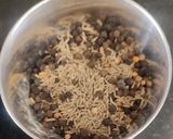A picture of step 2 of Vegetable Daliya khichdi.
