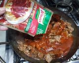 Foto del paso 2 de la receta: Bondiola de cerdo en paellera con papas rústicas