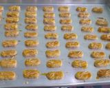 Foto langkah ke 4 dari resep Kastengel Keju Renyah Pakai Otang (Oven Tangkring).
