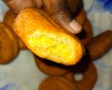 A picture of step 7 of Crunchy donughts.