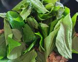 รูปขั้นตอนการทำที่ 3 ของ หมูสับผัดไข่ ใบชะพลู