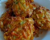 Foto langkah ke 4 dari resep Bakwan Sayur + Sambal Kacang.