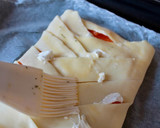 Foto del paso 2 de la receta: Hojaldre de salmón, queso y eneldo
