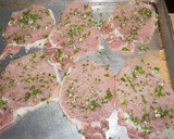 Foto del paso 2 de la receta: SÁNDWICH DE ESCALOPAS DE CHANCHO A LO POBRE. JON STYLE