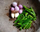 Foto langkah ke 3 dari resep Sambal Belut Kemangi.