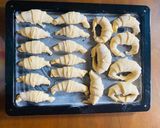 Foto del paso 8 de la receta: Medialunas con relleno 🥐
