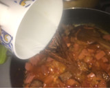 Foto del paso 5 de la receta: Guiso de salchichas con longaniza ahumada
