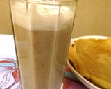A picture of step 3 of Banana Strawberry Milk Shake.