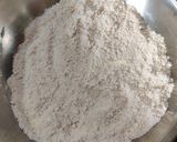 A picture of step 4 of Urad dal puri.