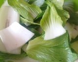 Foto langkah ke 3 dari resep Tumis pokcoy cumi cube.
