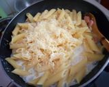 Foto langkah ke 5 dari resep Pasta penne saus carbonara.