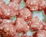 Foto langkah ke 1 dari resep 46. MPASI Bola-bola daging santan kuning.