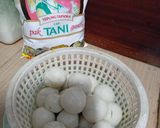 Foto langkah ke 6 dari resep Cilok Putih isi Telur.