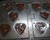 होम मेड फ्रूट एडं नट चॉकलेट (homemade chocolate recipe in hindi) रेसिपी चरण 3 फोटो