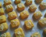 Foto langkah ke 4 dari resep Cookies isi Wafer Keju.