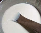 A picture of step 2 of Tuwon flour me turare da miyan wake.
