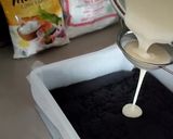 Foto langkah ke 7 dari resep Cake Ketagih (Cake Lukis dengan Cokelat).