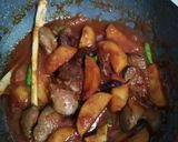 Foto langkah ke 5 dari resep Semur Ati Ayam dan kentang.