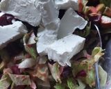 Une image de l'étape 3 de Salade betterave, avocat & fromage frais.