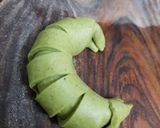 A picture of step 5 of Spiral paneer samosa.