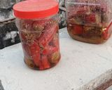 भरवा लाल मिर्च अचार (bharwa lal mirch achar recipe in Hindi) रेसिपी चरण 3 फोटो