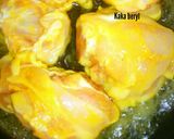 Foto langkah ke 2 dari resep Ayam goreng tumis.