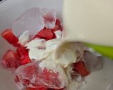 Foto langkah ke 2 dari resep Es Buah Merah Putih.