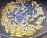 Foto del paso 1 de la receta: Sopas de pan con setas 🍄‍🟫