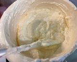 Une image de l'étape 14 de Gâteau aux pêches de vigne et miel.