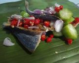 Foto langkah ke 2 dari resep Ikan asin bakar sambel belimbing wuluh.