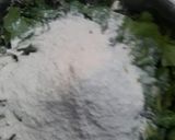 A picture of step 3 of Palak bread vada.