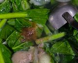 Foto langkah ke 3 dari resep Sop Tahu Sawi Bakso Sat Set.