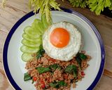 รูปขั้นตอนการทำที่ 6 ของ ข้าวกะเพราเนื้อสับ-ไข่ดาว