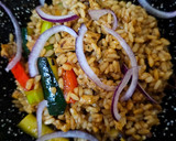 Foto del paso 9 de la receta: Cazuelita de arroz, verduras y pollo macerado