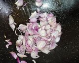 Foto langkah ke 5 dari resep 194. Lumpia Goreng Ayam Jamur Mini.