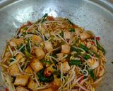 Foto langkah ke 5 dari resep Tumis Tauge Tahu.