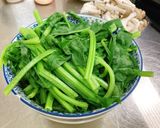 菠菜燒鮮菇的食譜步驟1照片
