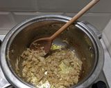A picture of step 3 of Beef goulash with pasta.