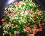 સેઝવાન ફ્રાઇડ રાઇસ (Schezwan Fried Rice Recipe In Gujarati) રેસીપી સ્ટેપ3ફોટો