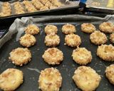 Foto langkah ke 4 dari resep Choco Thumbprint Cookies.