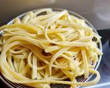 Foto langkah ke 1 dari resep Chicken Alfredo.