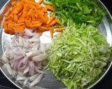 હક્કા નુડલ્સ (Hakka Noodles Recipe In Gujarati) રેસીપી સ્ટેપ1ફોટો