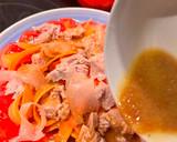 Foto del paso 3 de la receta: Ensalada de tomate “corazón de buey” con jengibre encurtido y vinagreta japonesa