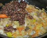 Foto del paso 3 de la receta: Potaje de lentejas, setas y morcilla de Burgos
